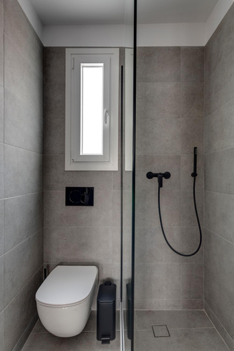 Shower, Marion Suite, South Aegean