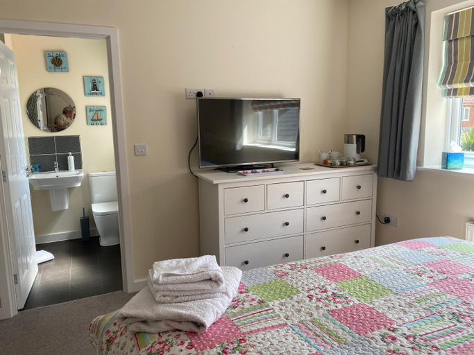 Others 3, Wellington view one en suite shower and super king bed, Somerset