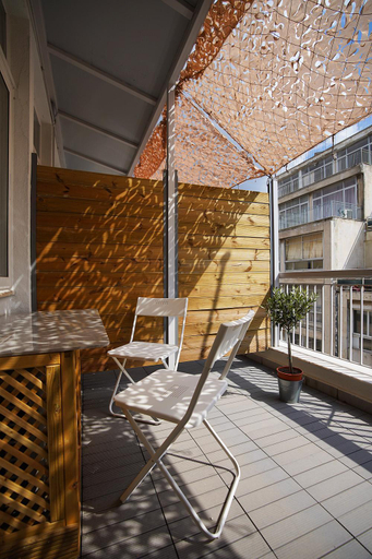 Others 2, TiP - ToP Suites, Attica