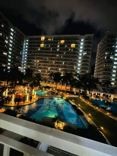 SHELL RESIDENCE C22 Shortwalk MOA Balcony poolview, Pasay City