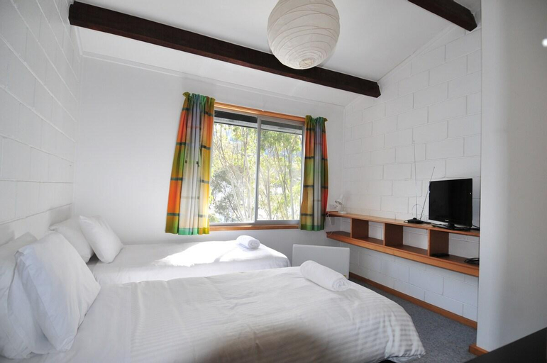 Bedroom 4, Warrina 11, Snowy River