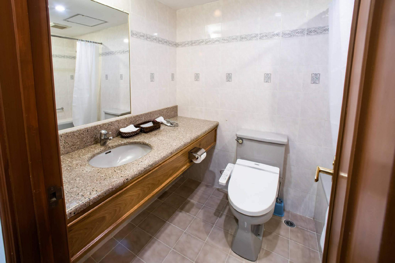 Bathroom 7