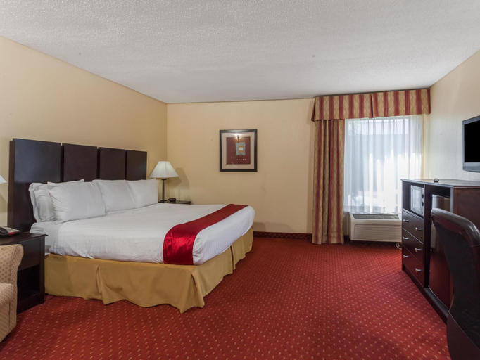 Bedroom 3, Ramada by Wyndham La Vergne/Nashville, Rutherford