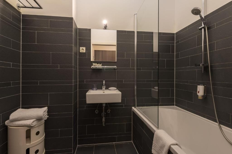 Bathroom 3, Hotel Wetterstein, Innsbruck Land