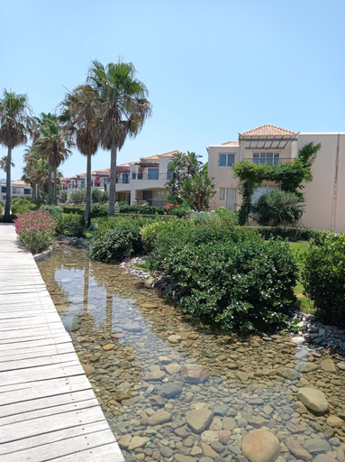 Others 5, Villa, Crete