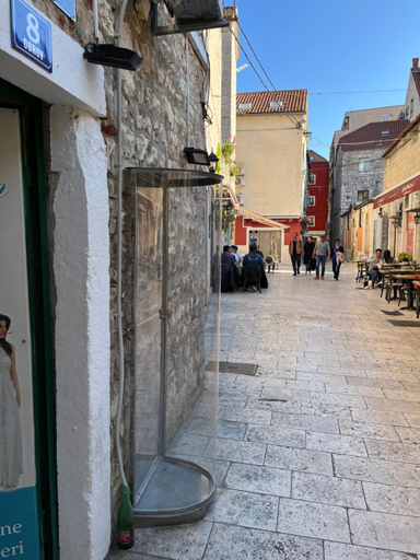 Others 5, Vale, Split