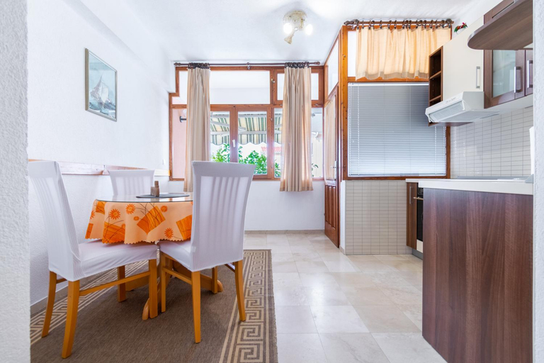 Others 2, Apartmani Roko, Baška Voda