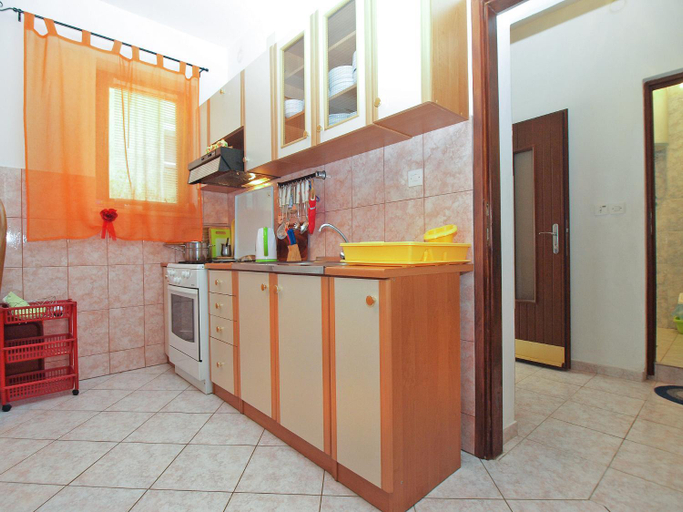 Others 4, Apartment 1569, Pula