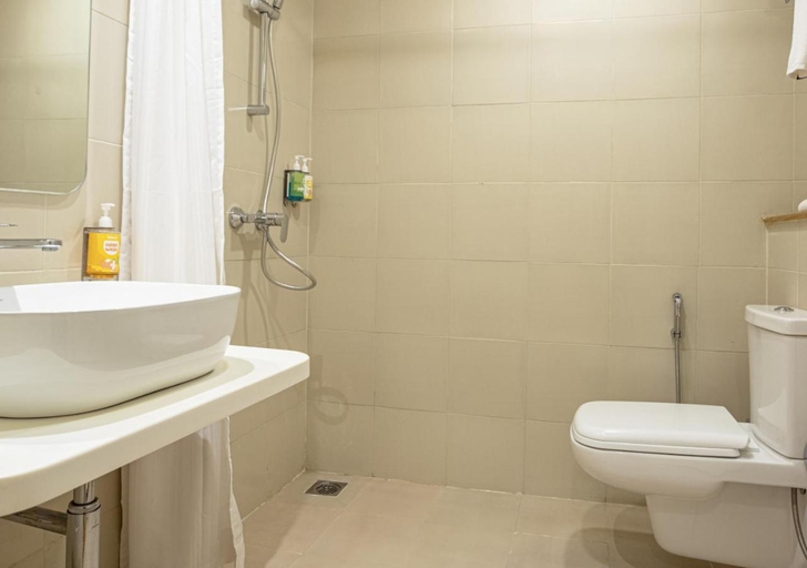 Bathroom, Bloom Hotel - HSR Layout Sec 6, Bangalore