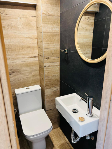 Bathroom 2, athilia, Ionian Islands