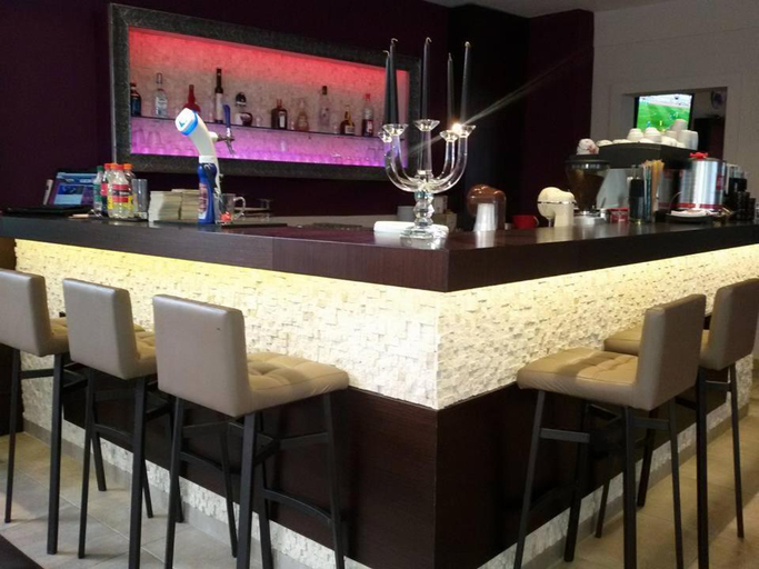 Others 5, Hotel Dionisos, Central Macedonia