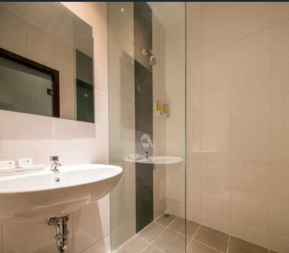 Bathroom 11