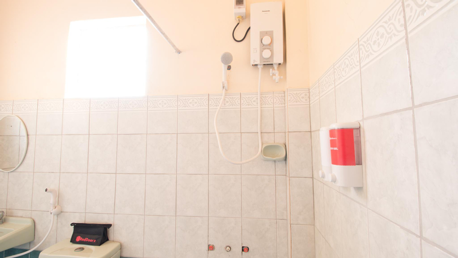 Bathroom 10