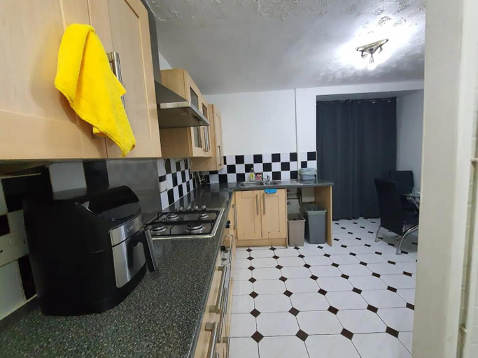 Kitchen 4, Spacious Double Bedroom WA Greater Manchester, Rochdale