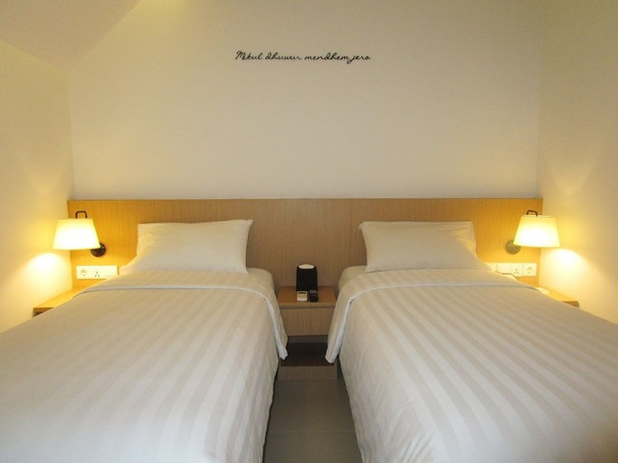 bedroom 12