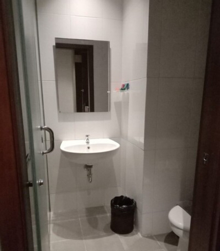 Bathroom 12