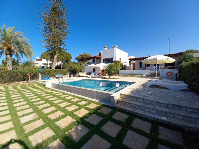 Others 5, Villa Ma-Re, Crete