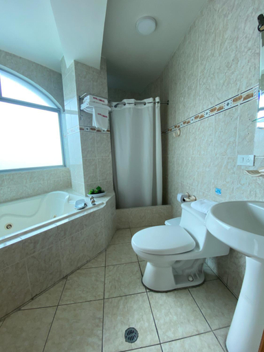 Bathroom 3, Hotel Cumbaya Sanvy, Quito