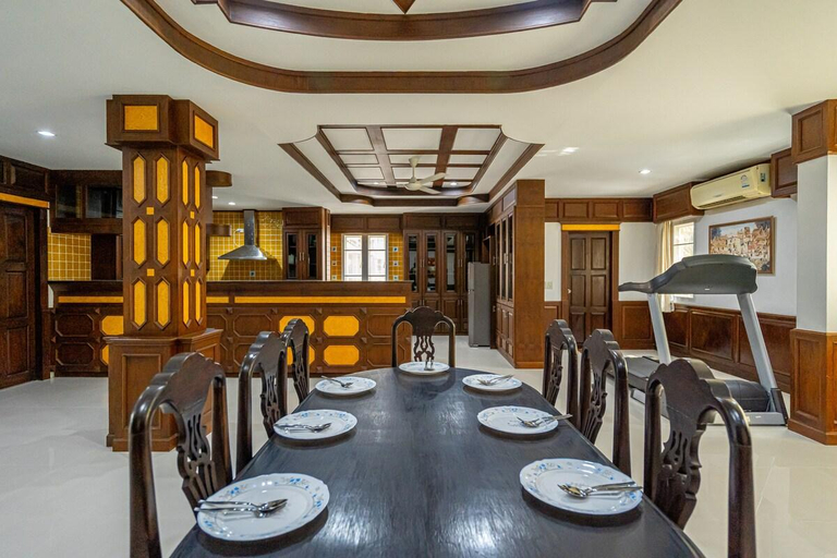 Food & Drinks 4, New 3 Bedroom Apartment on Nanai Road Patong, Pulau Phuket