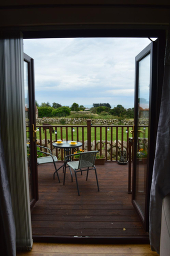 Others 3, Carrick Cove self contained accomodation with private decking, Newry, Mourne and Down
