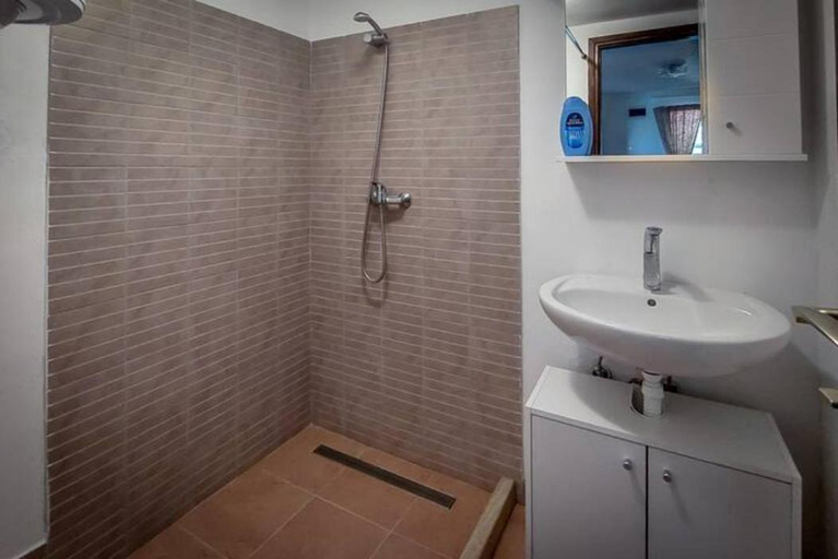Bathroom 3, Beautiful apartment for two with a pool, Rovinj