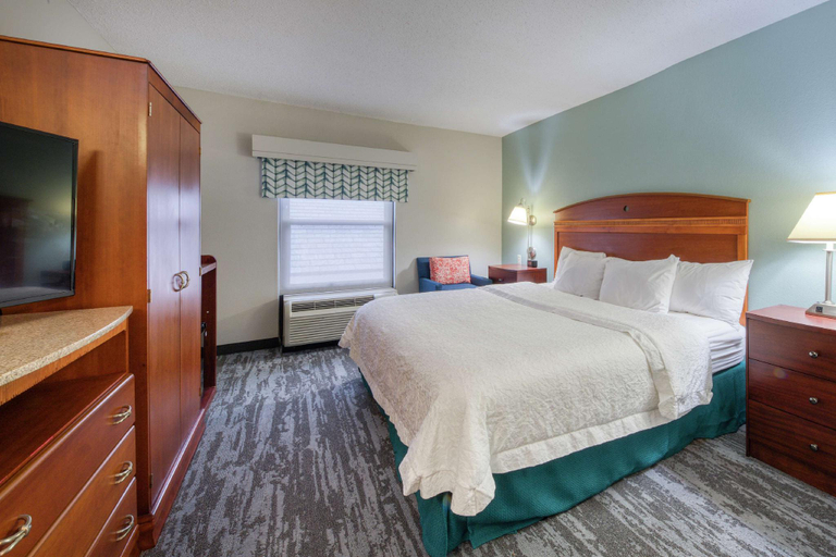 Bedroom 25