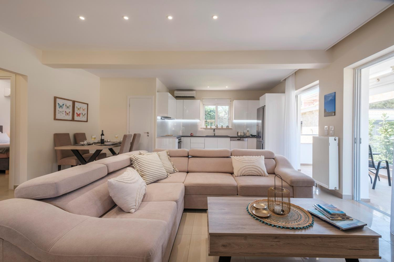 2, Shemesh Residence, Peloponnese