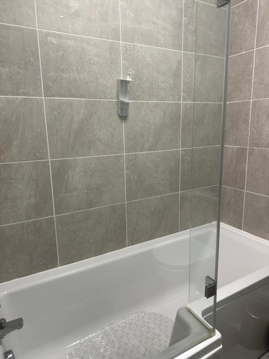 Bathroom 3, The Angel Inn, Merthyr Tydfil