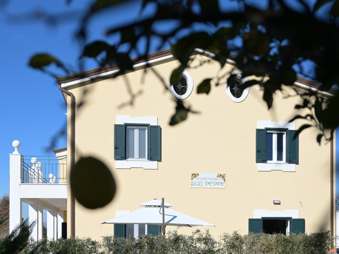 Exterior & Views 1, DON PEPPE ROOMS : Villaggio Green, Caserta