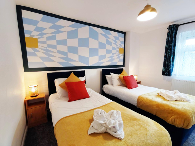 Bedroom 5, Modern 2 BR Apartment near Town, Suffolk