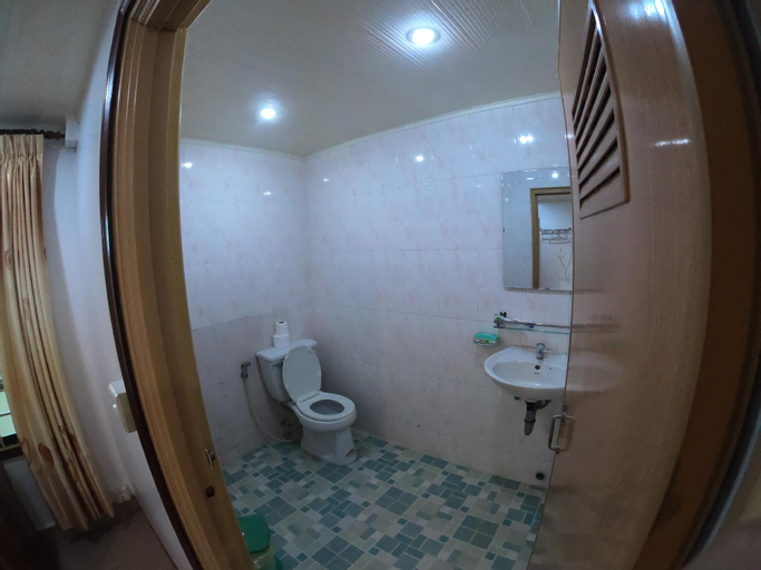 Bathroom 3