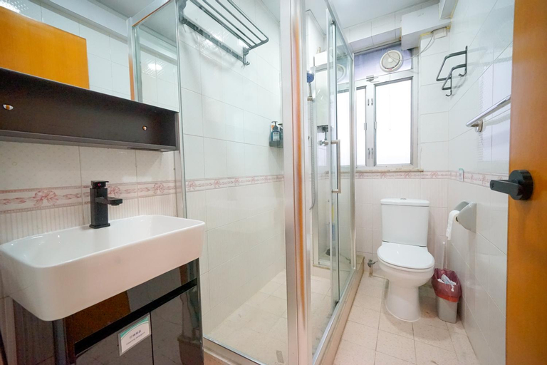 Bedroom 2, Student Accommodation - 276 Gloucester Road, Hong Kong Island