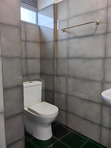 Bathroom 3, Stayz by CityScape, Thimbirigasyaya