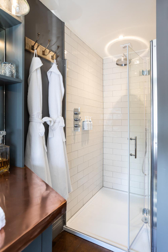 Bathroom 3, The Barth Room at Cheshire Boutique Barns, Cheshire East