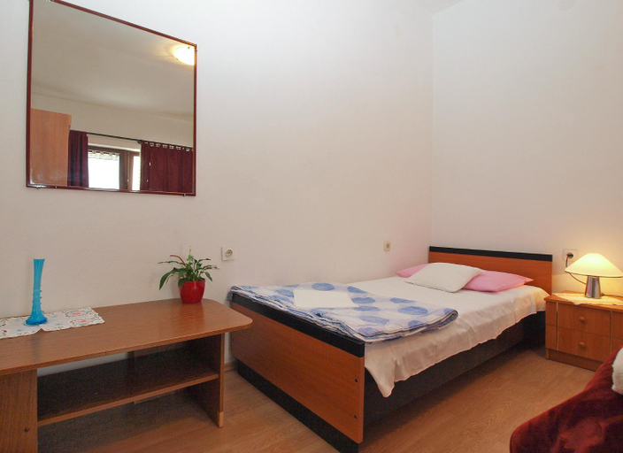 Others 3, Apartment 1569, Pula