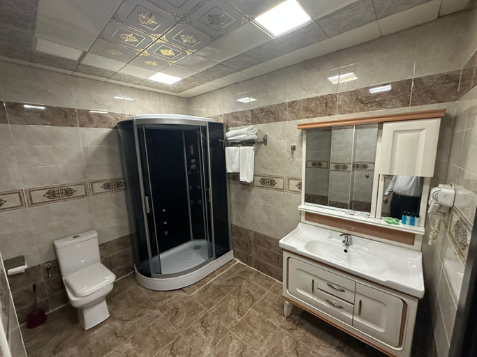 Bathroom 4, Raymond Hotel, Baku