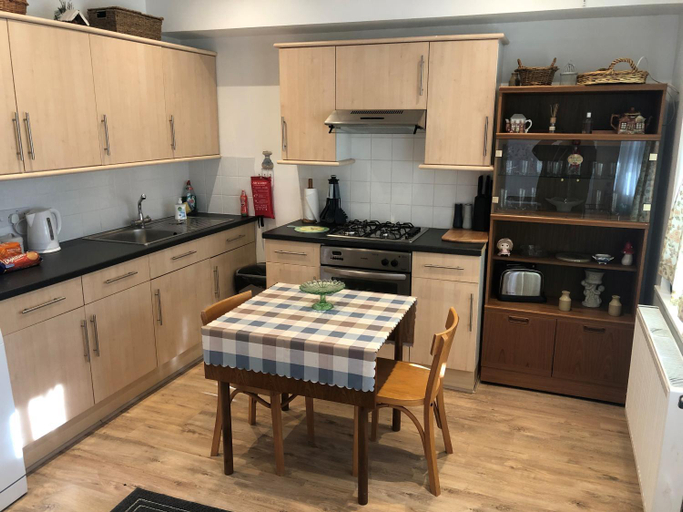 Kitchen 3, Lynton Road, London