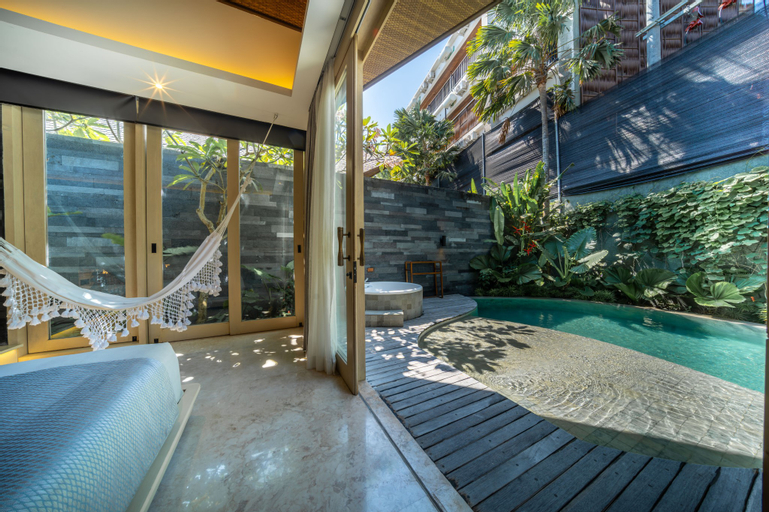 Swimming Pool 23