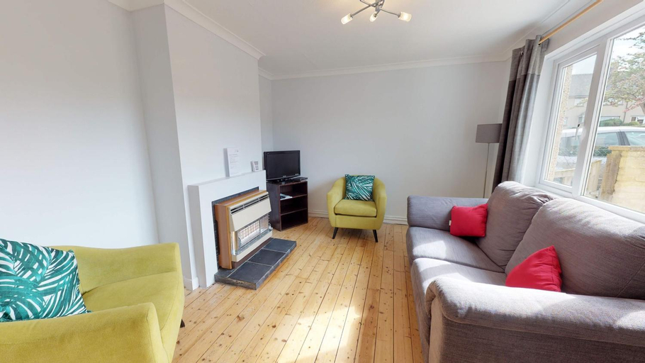 Others 4, Taphouse Avenue Witney holiday home, Oxfordshire