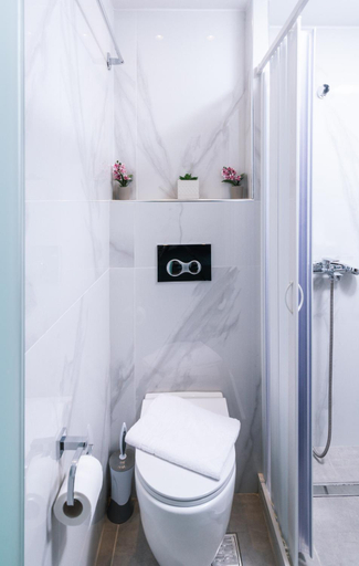 Bathroom 5, Alcyone Studios and Apartments, Crete