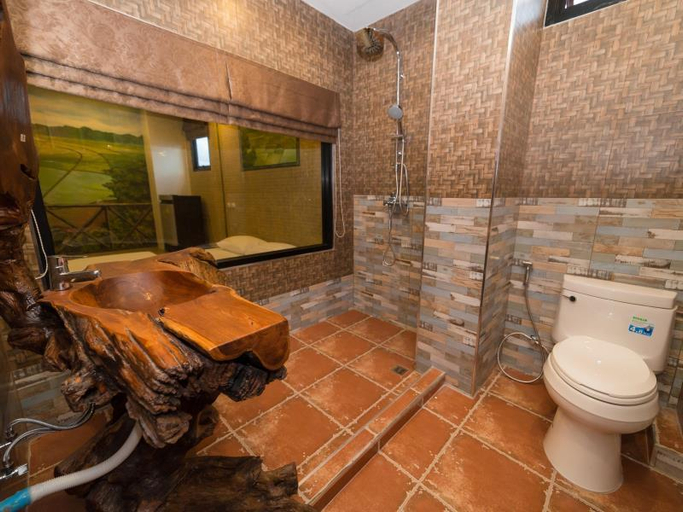 Bathroom 19