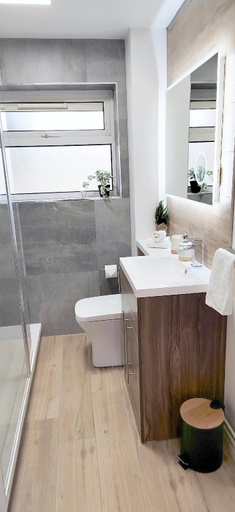 Bathroom 2, Modern 2 BR Apartment near Town, Suffolk