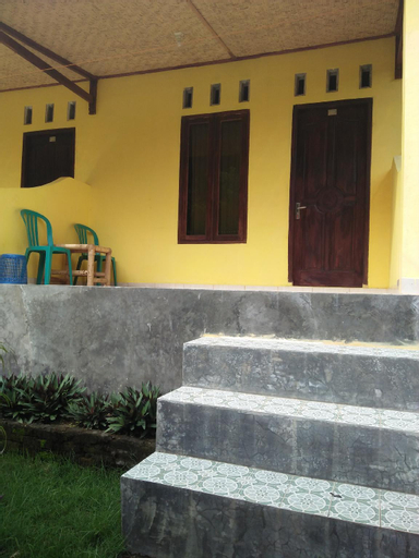 Exterior 18
