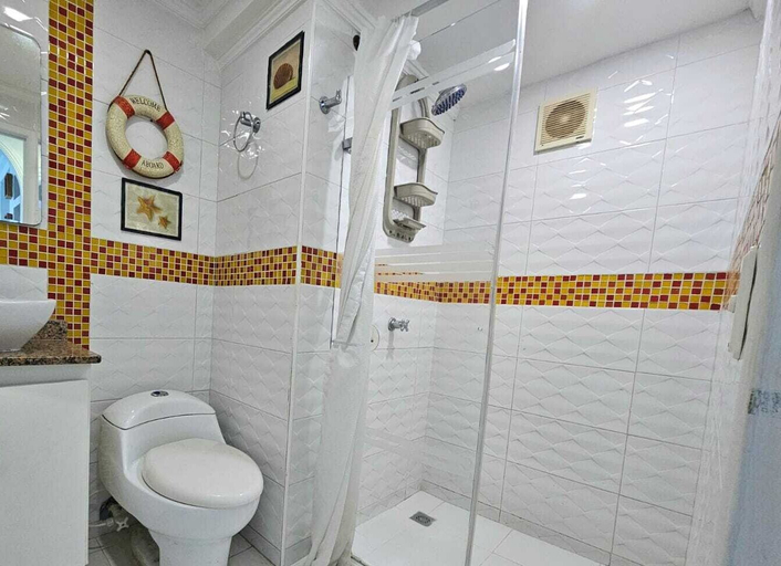 Bathroom, APARTAMENTO EN EL LAGUITO BY PARCEROS G, Cartagena de Indias