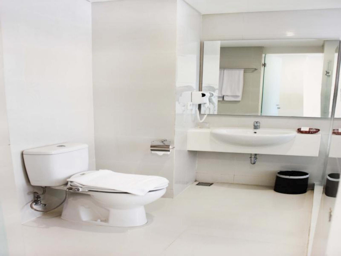 Bathroom 4