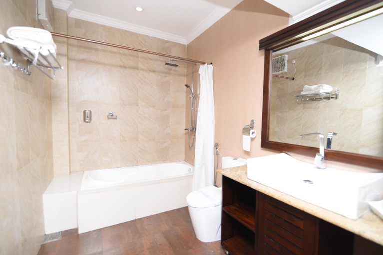 Bathroom 4, Galaxy City Hotel, K.F.G. & G. Korale