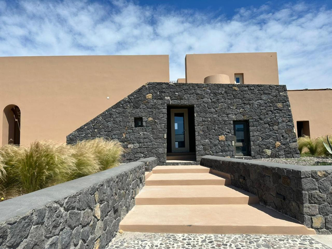 Entrance, Serra Exclusive Suites, South Aegean