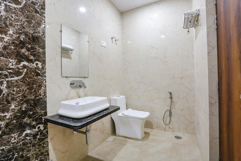 Bathroom 3, FabHotel Relax Inn I, Kanpur Nagar