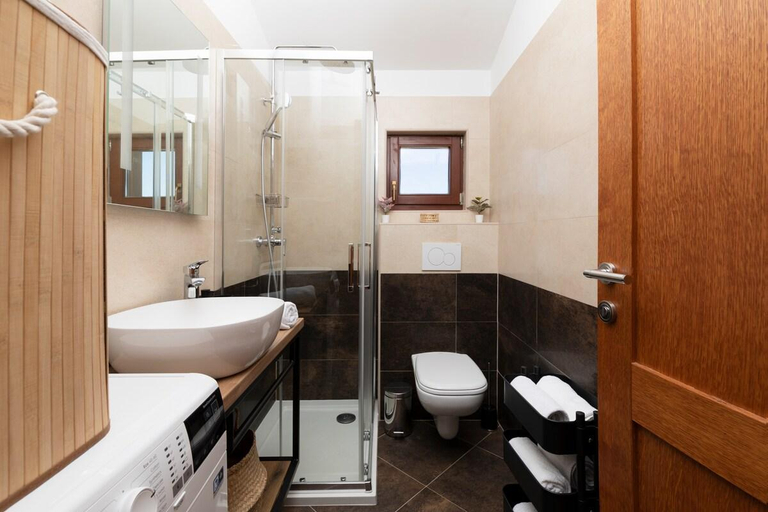 Bathroom 3, Cesare Apartment with Swimming Pool and Sea View, Ližnjan