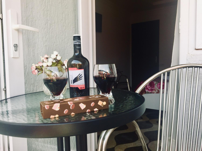 Food & Drinks, Katrin, Kobuleti